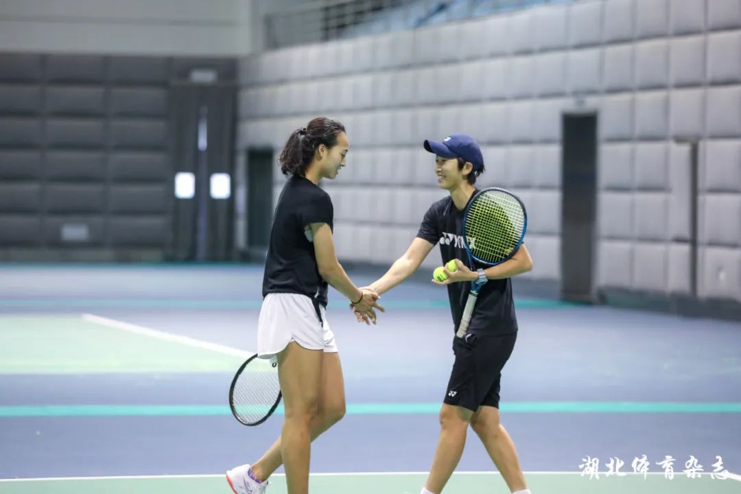 赛后他与 赛后他与